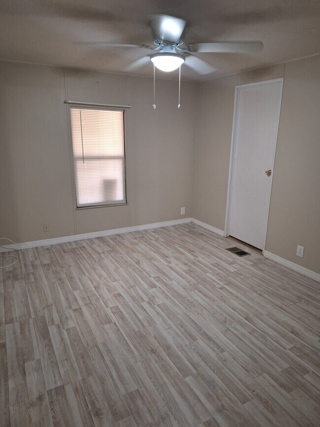 Building Photo - 17444 Raintree Ct