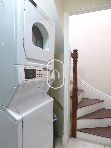 Building Photo - 49 Delle Ave