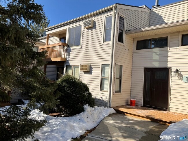 Building Photo - 157 Woodland Dr