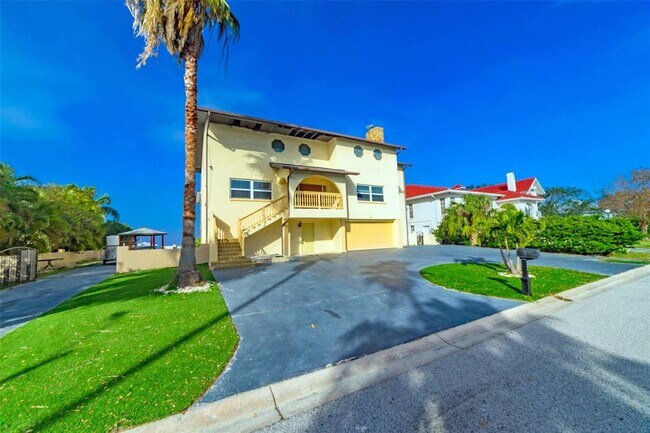 Building Photo - 5521 W Shr Dr