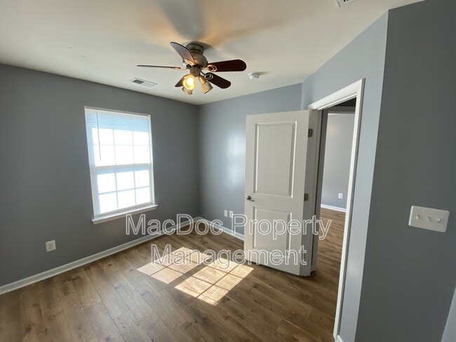 Building Photo - 302 Brenton Rd