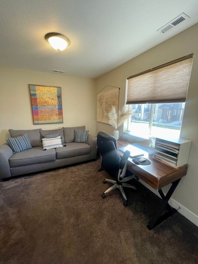 Building Photo - Wolf Ranch 3 Bedroom home