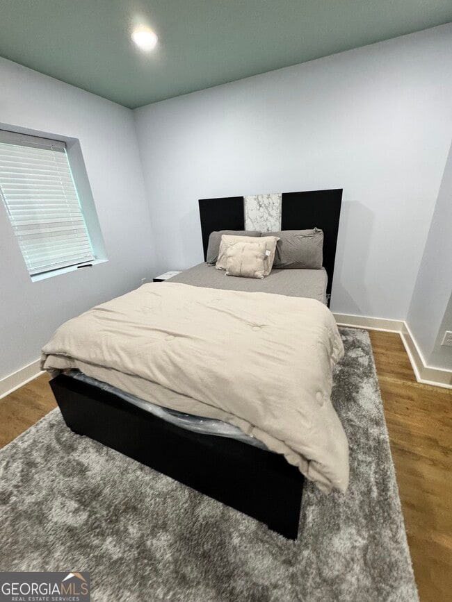 Building Photo - 2618 Meadow Lark Dr