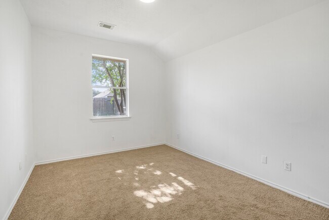 Building Photo - 18134 Stone Trail Manor Dr