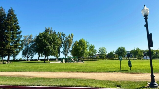 Building Photo - MOVE IN SPECIAL!!!! $500.00 off rent with ...
