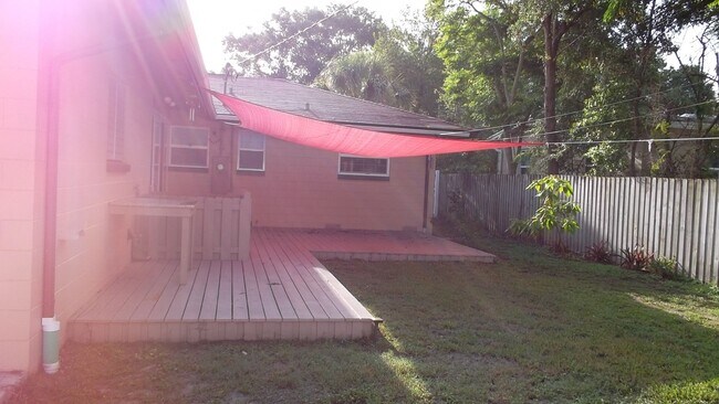 Building Photo - Charming Home With Many Upgrades