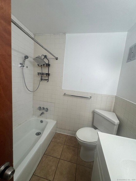 Building Photo - 169 Birdseye St