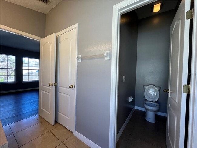 Building Photo - 7125 Red Lantern Dr