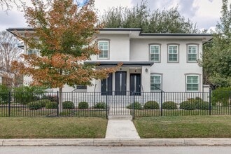Building Photo - FURNISHED 3-BEDROOM APARTMENT IN OLMOS PARK