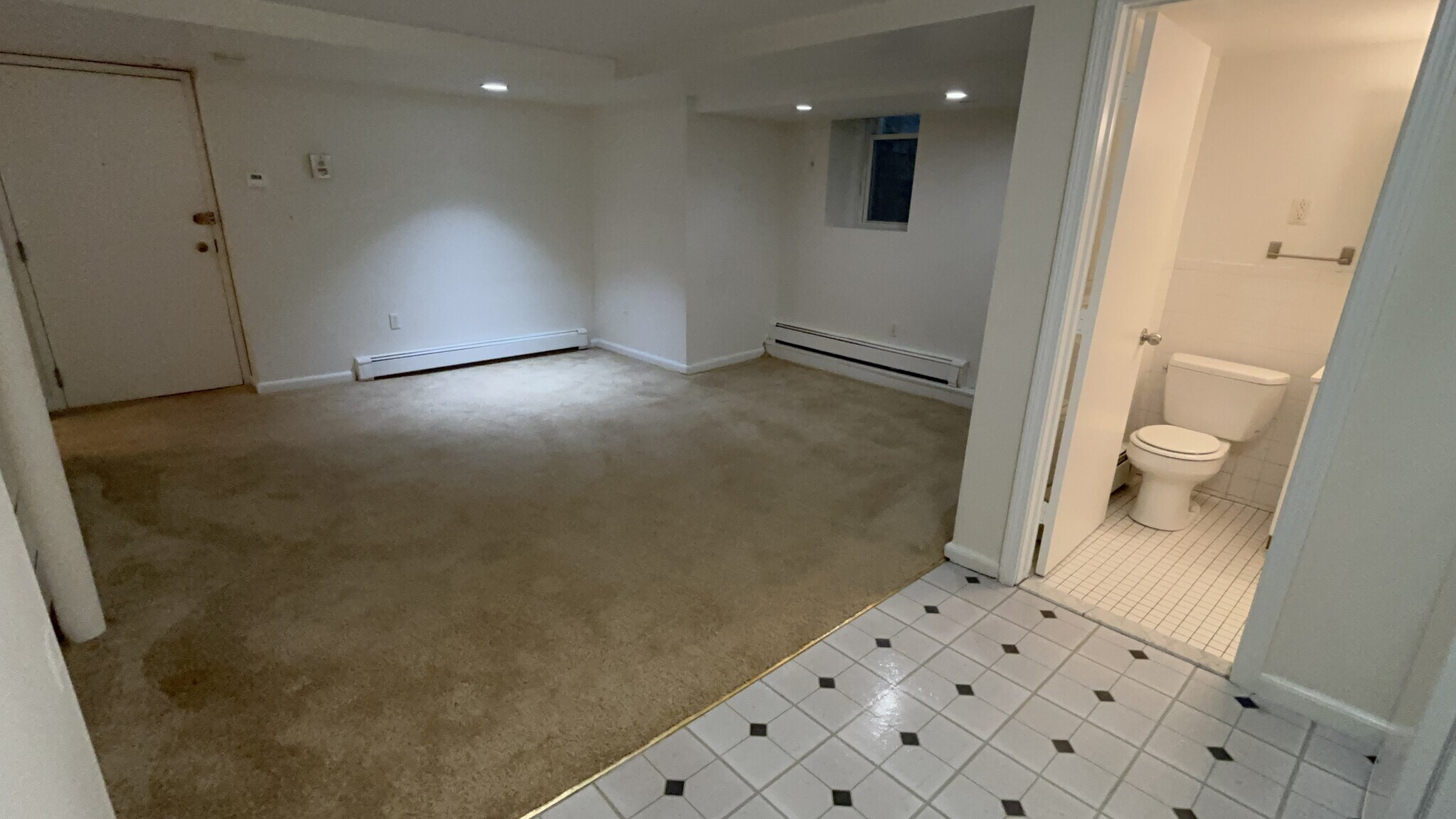 Building Photo - 1247 Beacon St