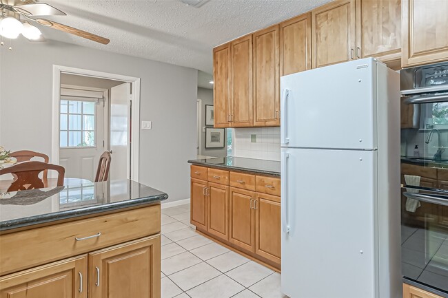 Building Photo - 13914 St Marys Ln