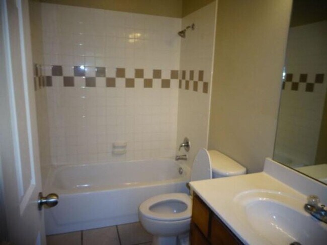 Building Photo - 107 Yegua Cir
