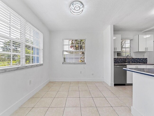 Building Photo - 9100 SW 95th Ave