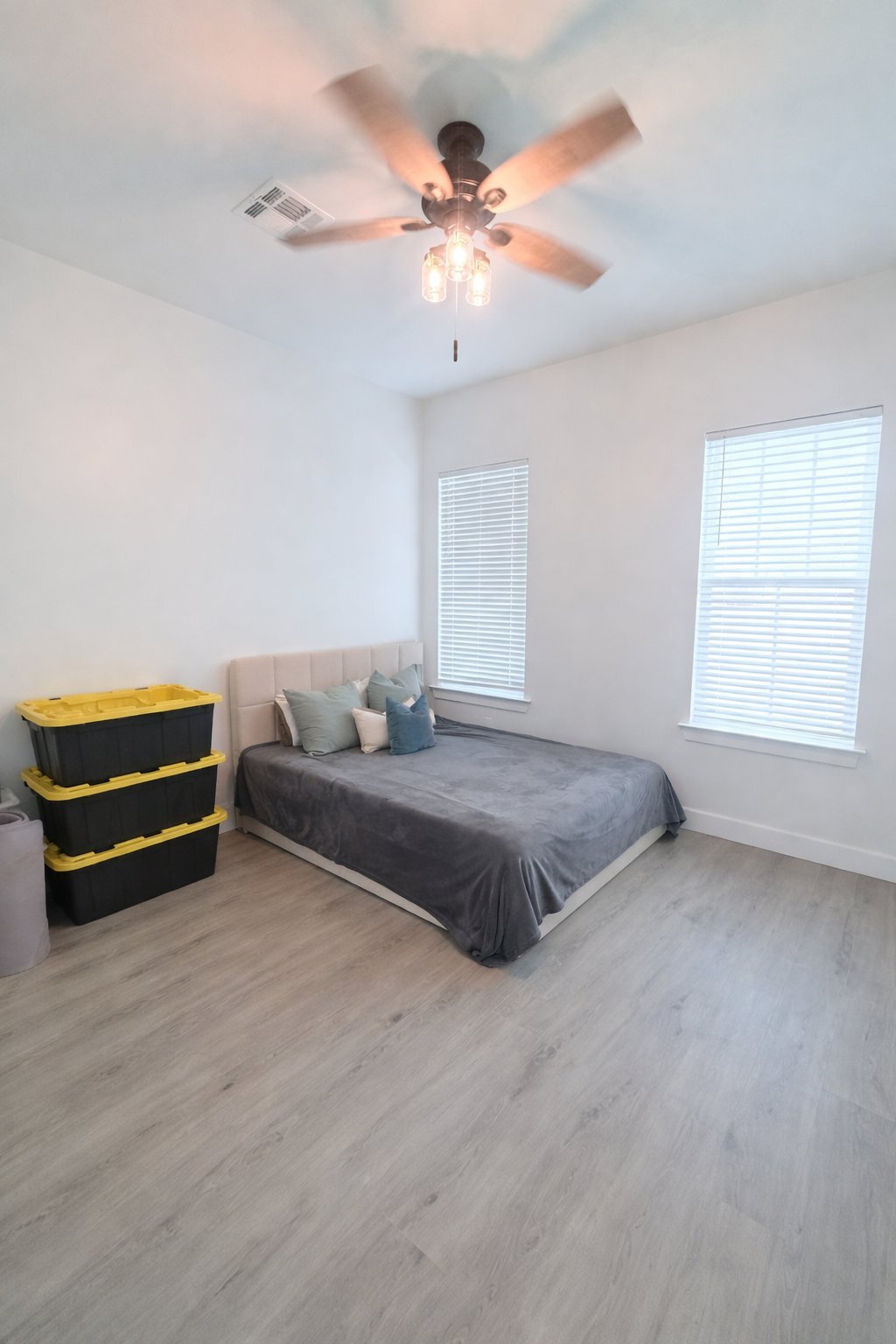 Building Photo - 2240 Caroline St