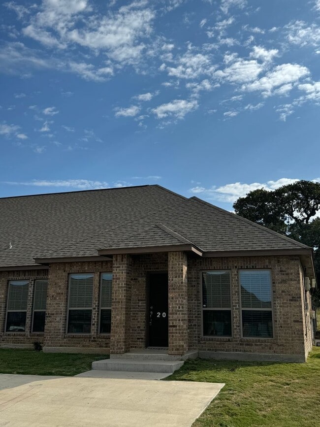 Primary Photo - 4/2 - PETS WELCOME - WATER and LAWN includ...
