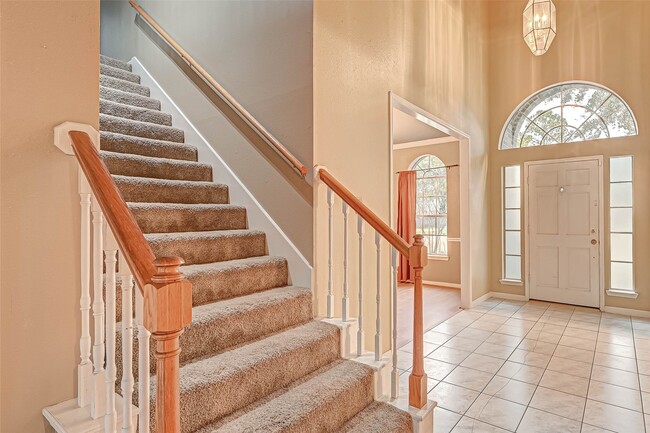 Building Photo - 5815 Henniker Dr
