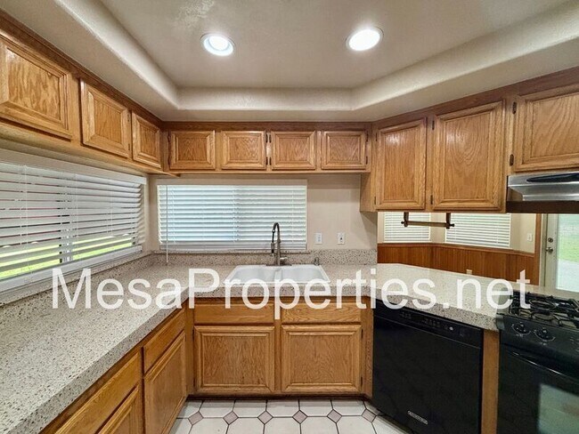 Building Photo - 5009 Trojan Ct