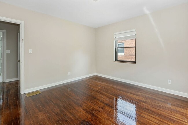 Building Photo - 640 Blenheim Rd