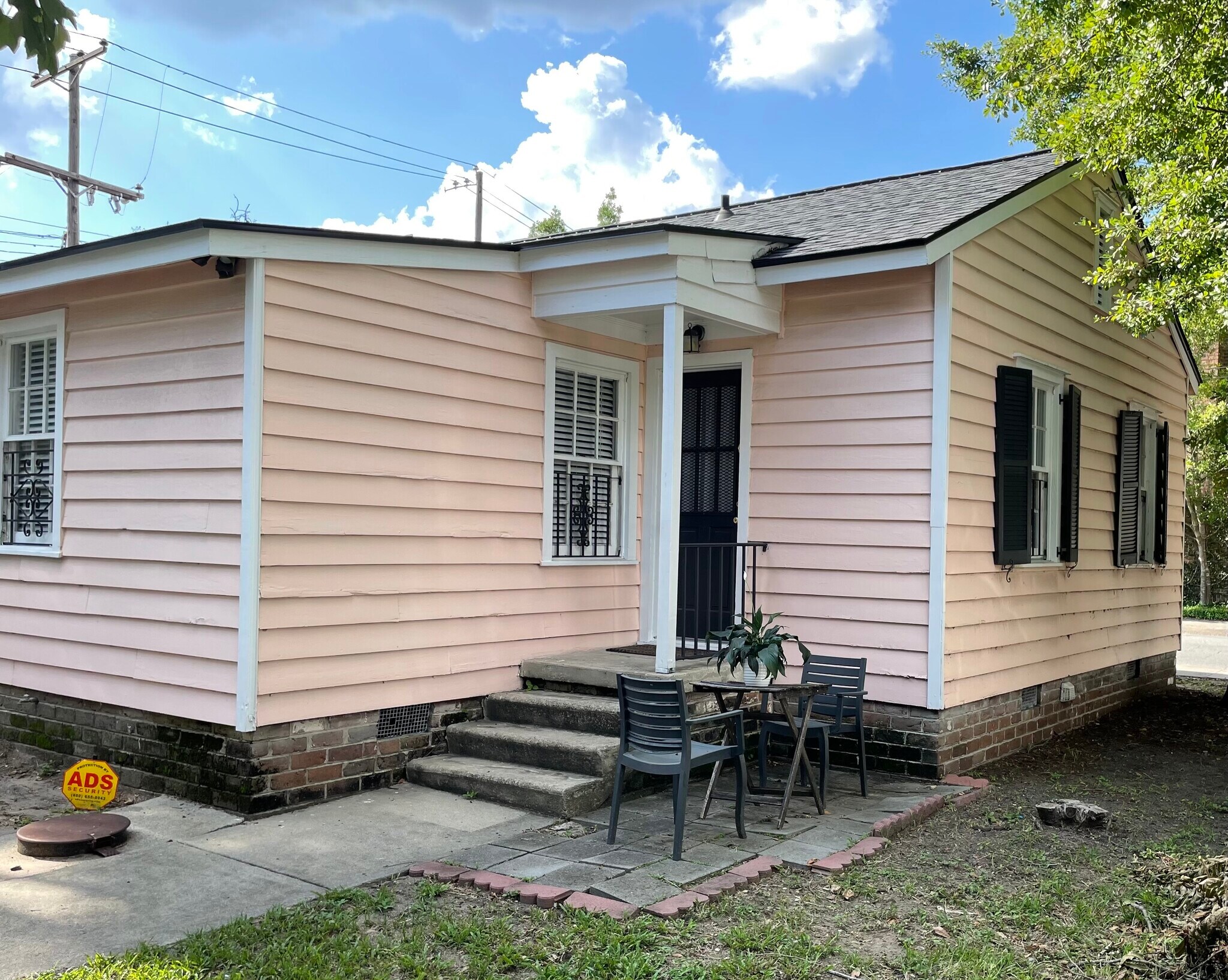 215 - 215 W Taylor St