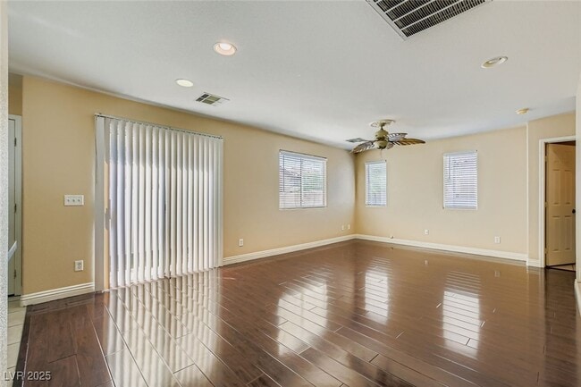 Building Photo - 5986 Ambleshire Ave