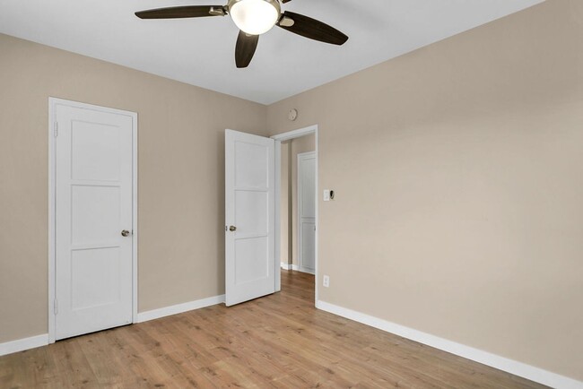 Building Photo - 853 Emerald St