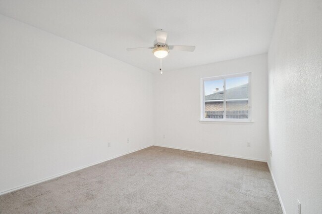 Building Photo - 1300 Leah Ln