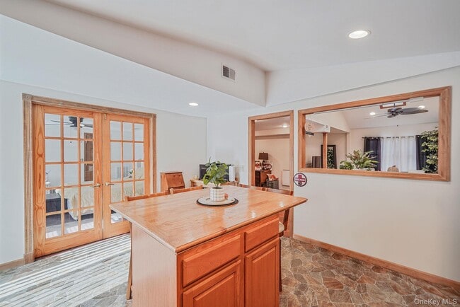 Building Photo - 44 Fourth St