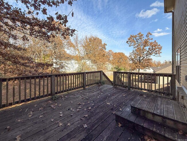 Building Photo - 20 Hillcrest Ln