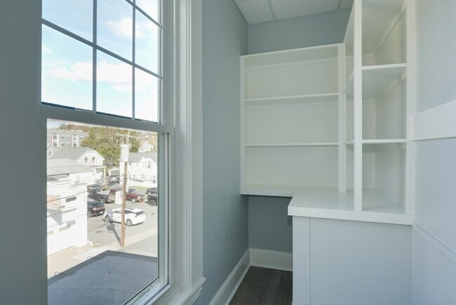 Building Photo - 47 Mechanic St