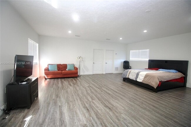 Building Photo - 14431 NW 15th Dr