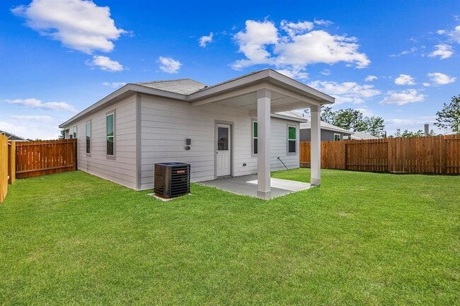 Building Photo - 16437 Blossom Grv Dr