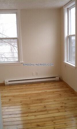 Building Photo - 14 Leverett St