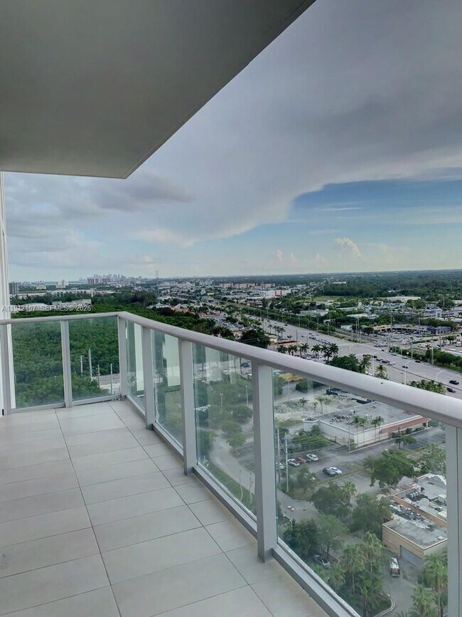 Building Photo - 16385 Biscayne Blvd