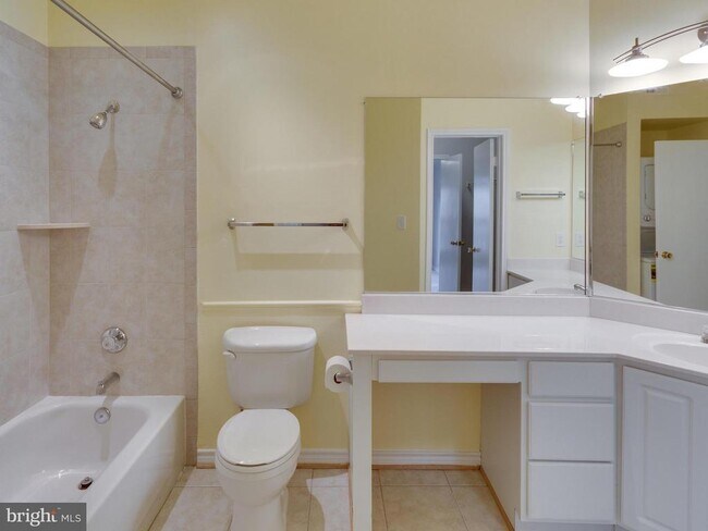 Building Photo - 3906 Penderview Dr