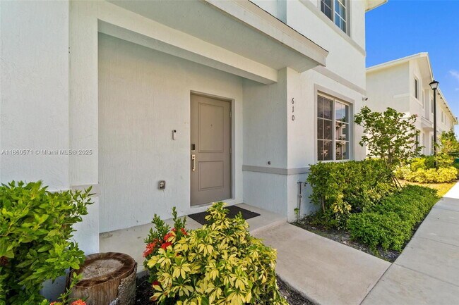 Building Photo - 610 NW 11th Ave