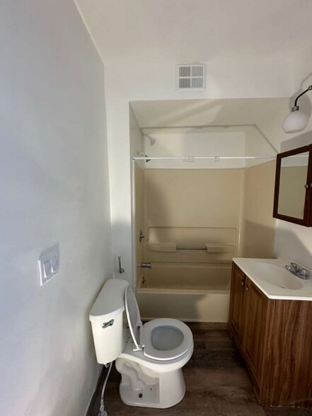 Building Photo - 1288 W 83rd St