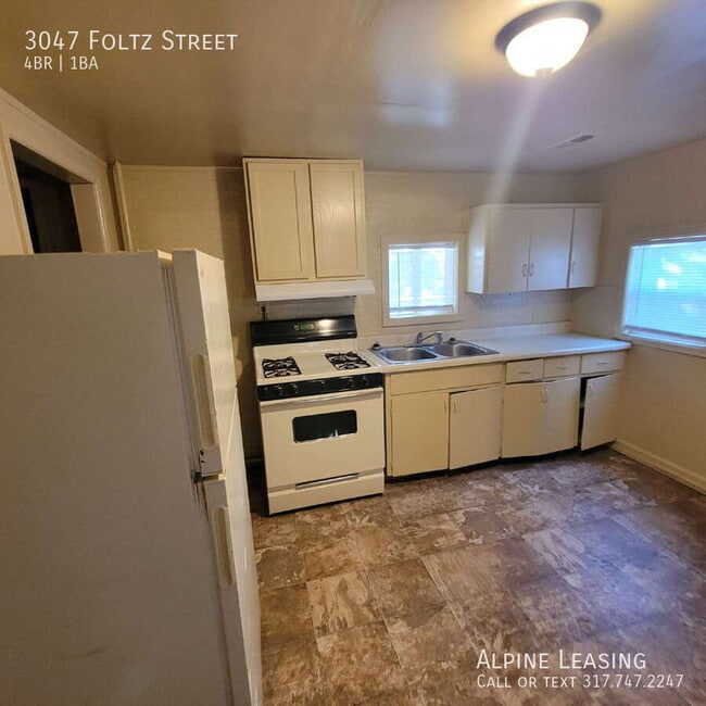 Building Photo - 3047 Foltz St