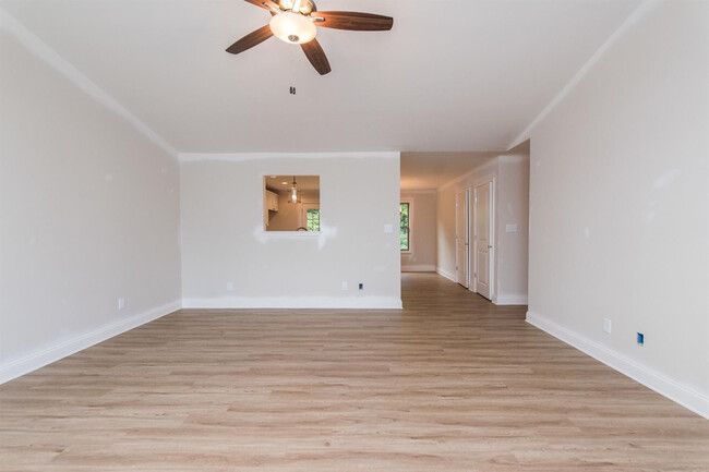 Building Photo - 1140 Orchard Dr