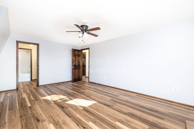 Building Photo - 42 Valley View Ln