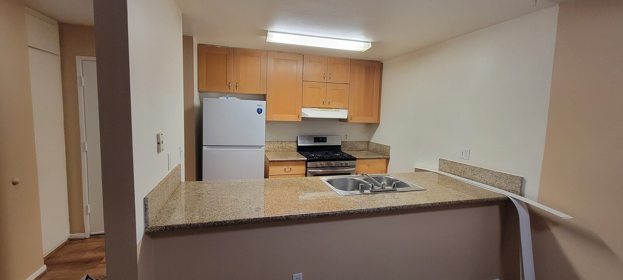 Building Photo - 1611 Hotel Cir S