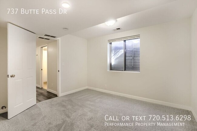 Building Photo - 737 Butte Pass Dr
