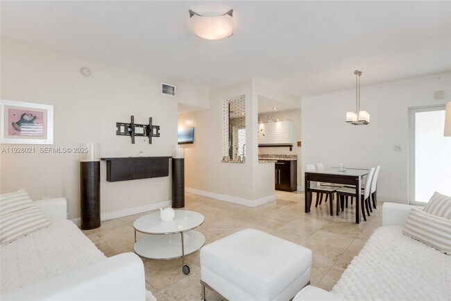 Building Photo - 1110 Venetian Way