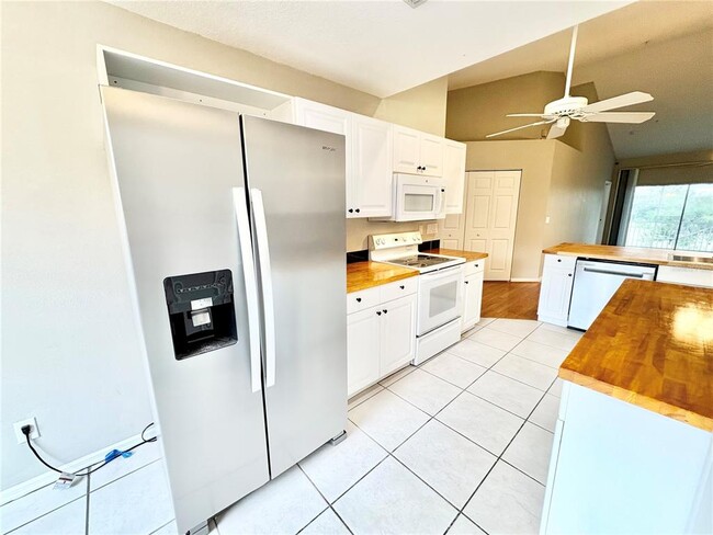 Building Photo - 6554 Fairway Gardens Dr