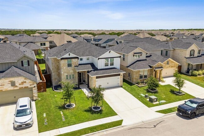 Building Photo - 112 Allora Pl