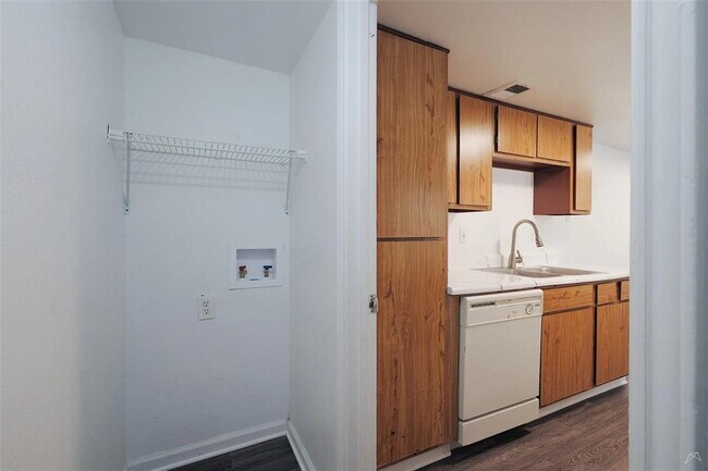 Building Photo - 2323 Wells Branch Pkwy