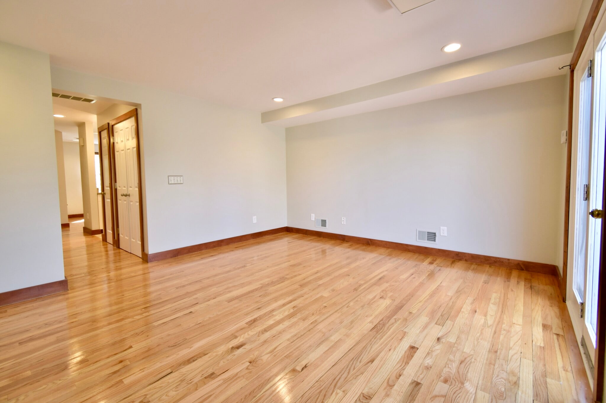 Building Photo - 39E Bellis Cir