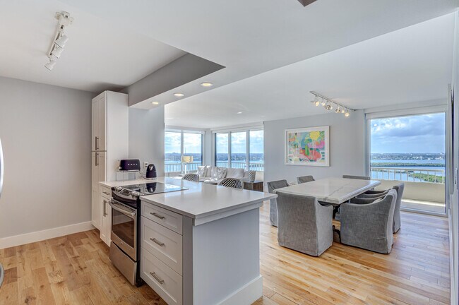 Building Photo - 5510 N Ocean Dr