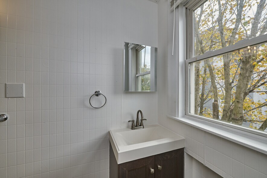 Building Photo - 39 Salem St