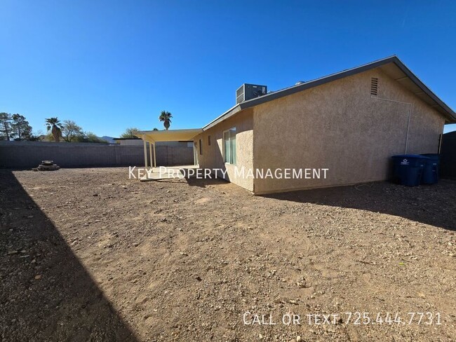 Building Photo - 3 BEDROOM 2 BATH SINGLE STORY HENDERSON HO...