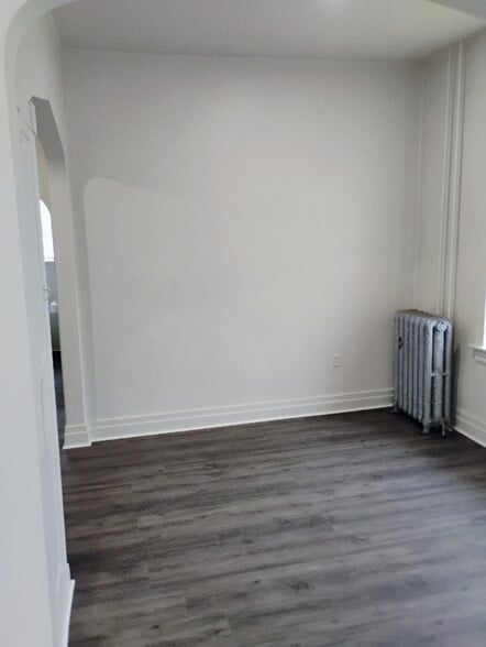 Building Photo - 323 Lehman St